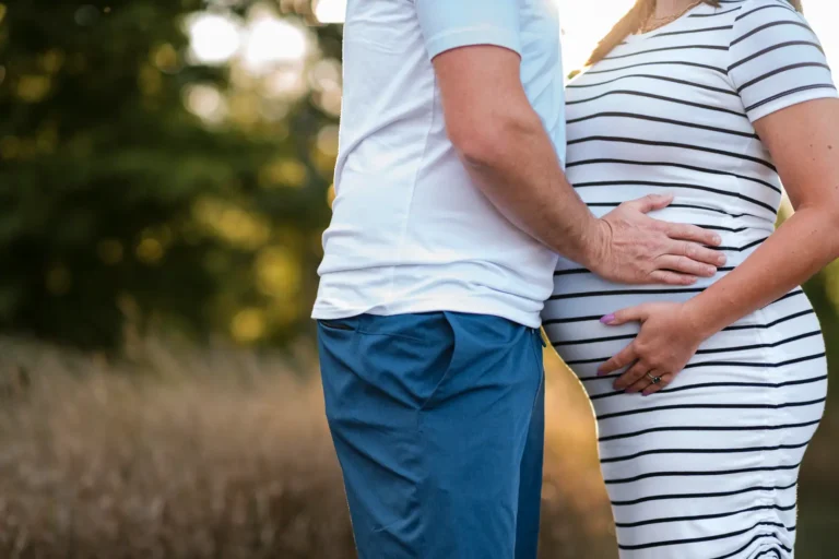 family maternity confederations beach hamilton burlington 30 - Family Portrait - Hamilton Wedding Photographer