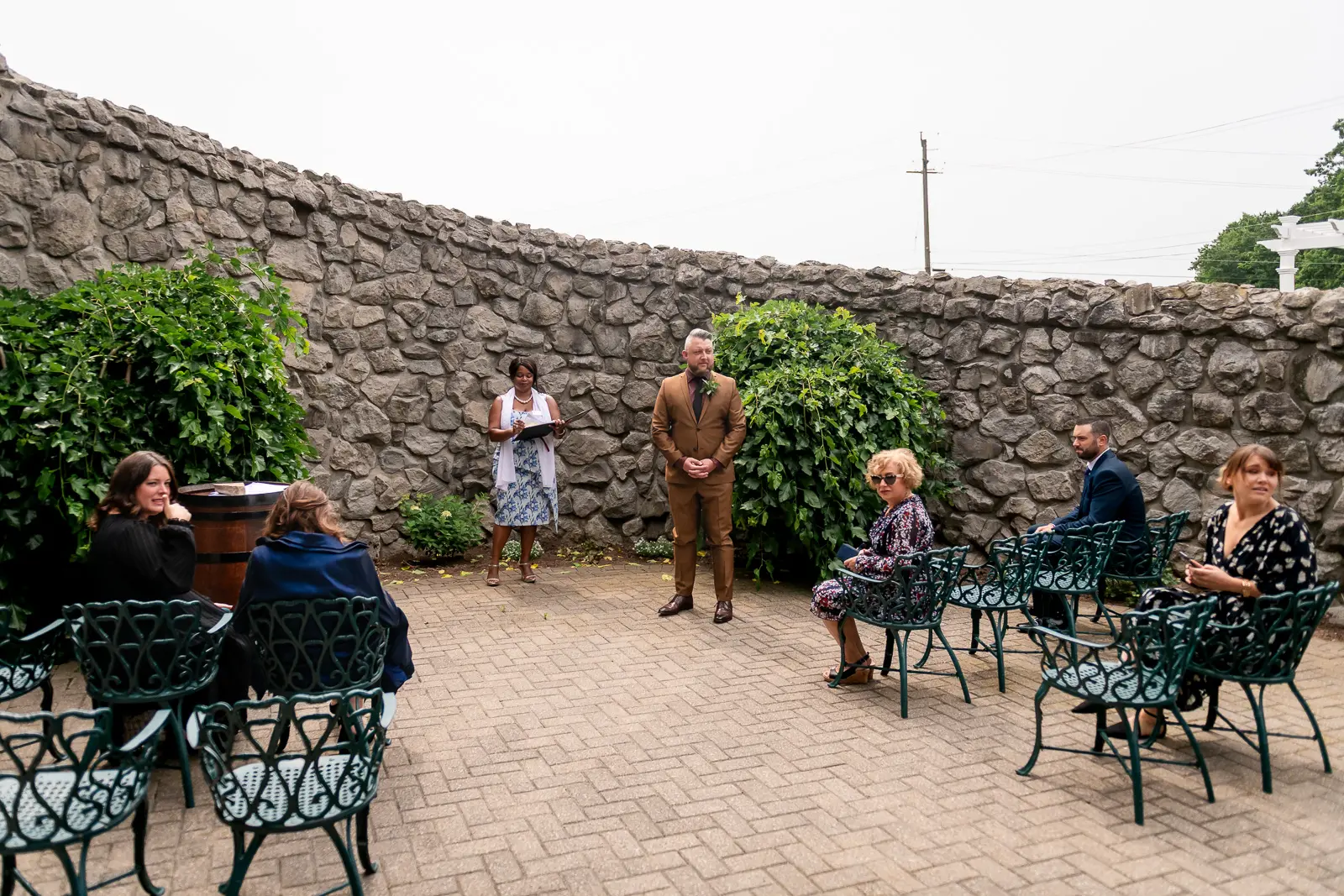 elopement-microwedding-vineyard-niagara-7