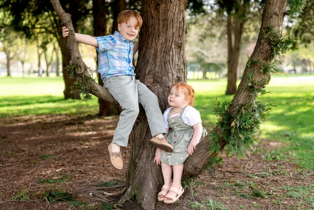 gage park hamilton family portrait 29 - Spring Family Portraits at Gage Park in Hamilton - Hamilton Wedding Photographer