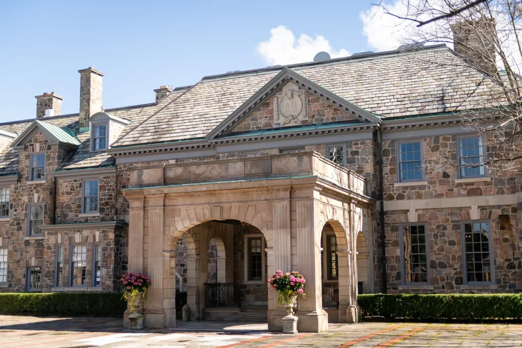 toronto graydon hall manor wedding 1 - Elegant Intimate Wedding at Graydon Hall Manor | Ester & Colin - Hamilton Wedding Photographer